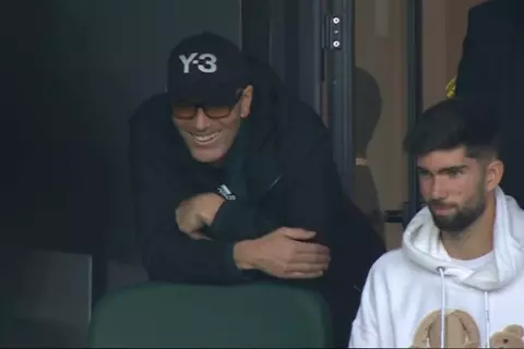   أمم أفريقيا 2025.. زين الدين زيدان يظهر في مدرجات مباراة الجزائر والسودان 